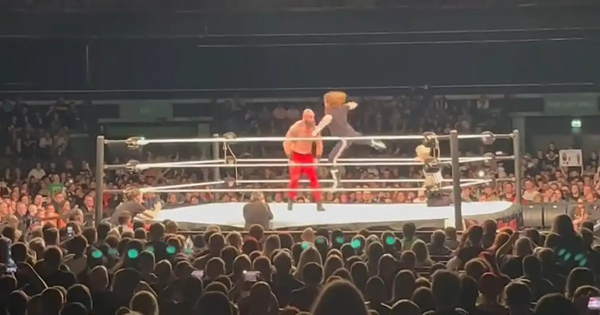 Sami Zayn Hits Superman Punch On Braun Strowman At WWE Live Event