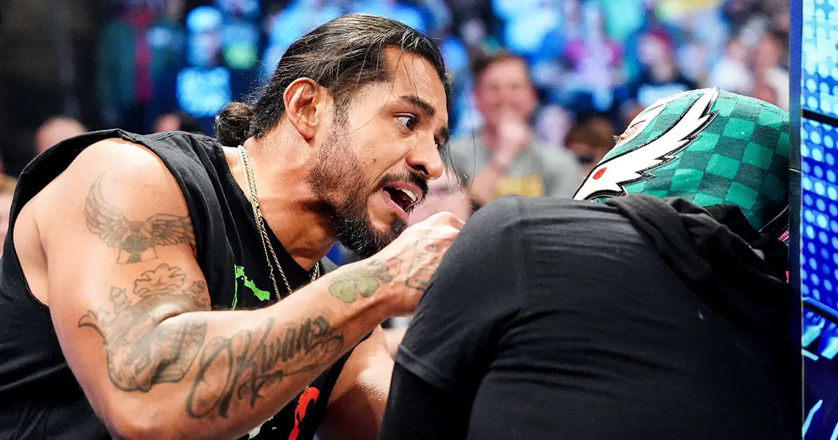 Santos Escobar Comments After Attacking Rey Mysterio On SmackDown
